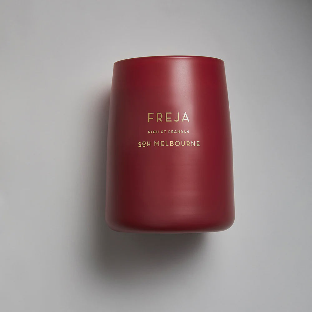 SOH Freja 400g Rouge Matte Glass Candle