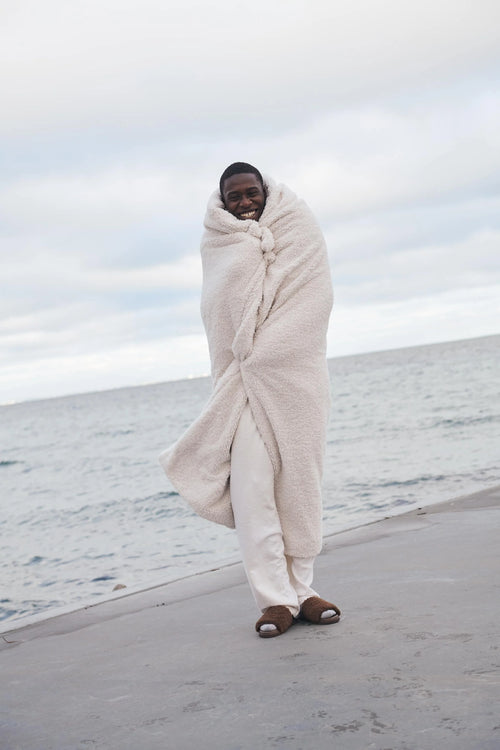 HOMMEY Faux Fur Throw Blanket - Marshmallow