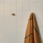 DESIGNSTUFF Crest Hook, Small, Oak