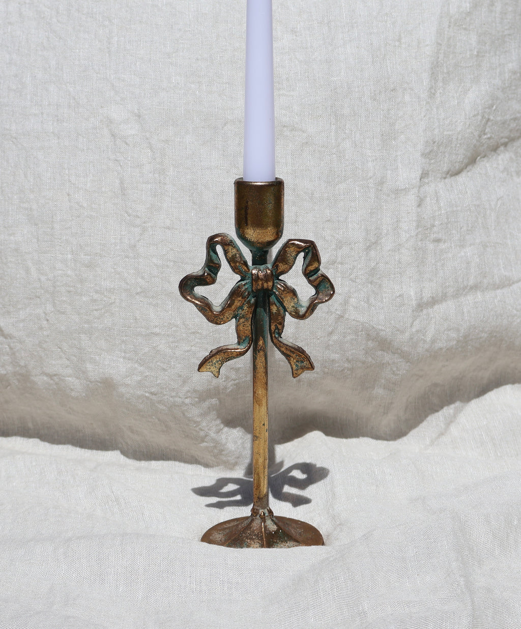 Bow Design Candleholder Medium