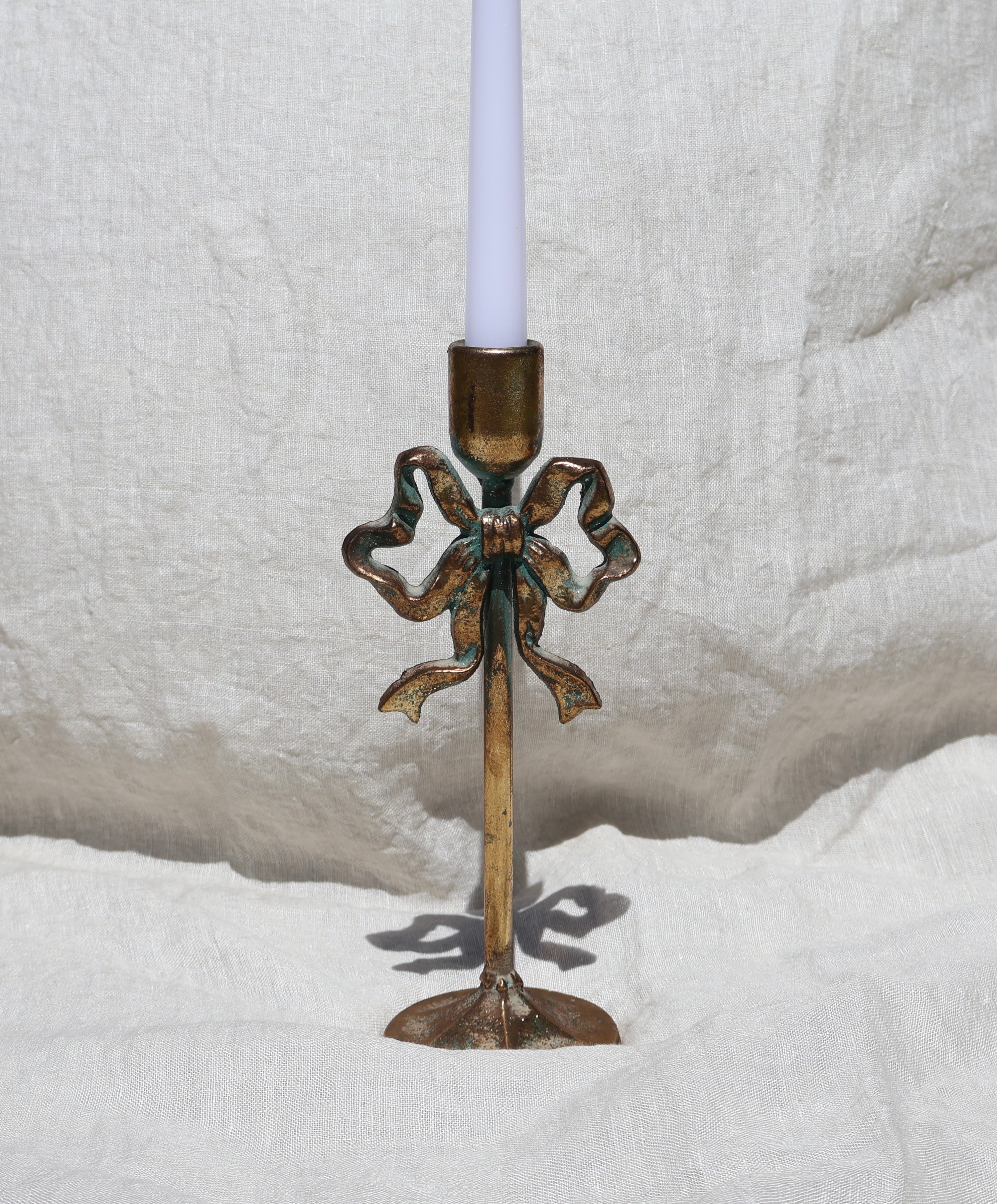 Bow Design Candleholder Medium