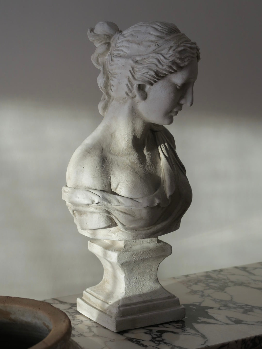 Goddess Gisele Statue