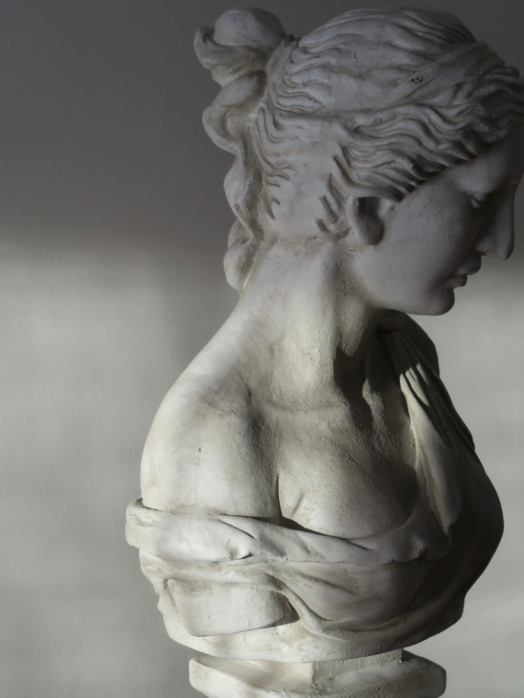 Goddess Gisele Statue