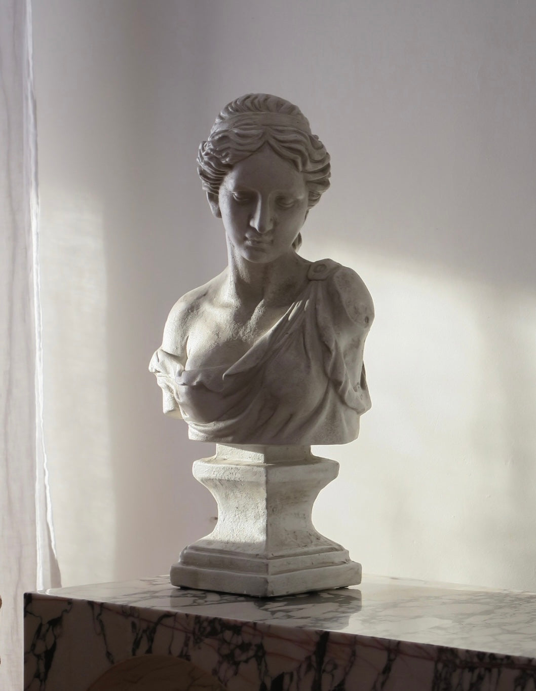 Goddess Gisele Statue