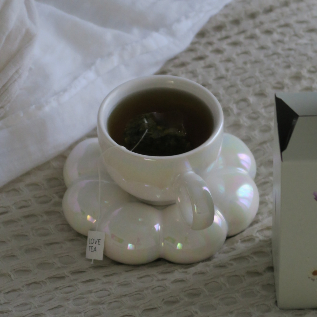 Lottie Bubble Mug & Saucer Set - Iridescent Pearl