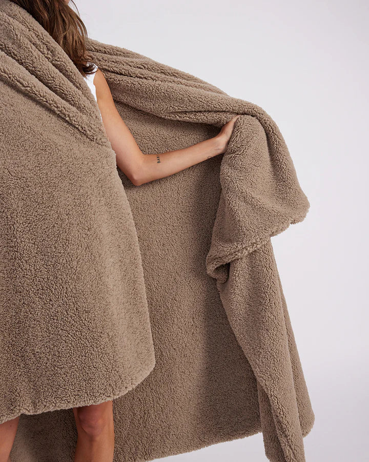 HOMMEY Faux Fur Throw Blanket - Warm Grey