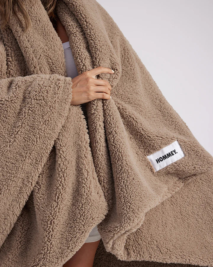 HOMMEY Faux Fur Throw Blanket - Warm Grey