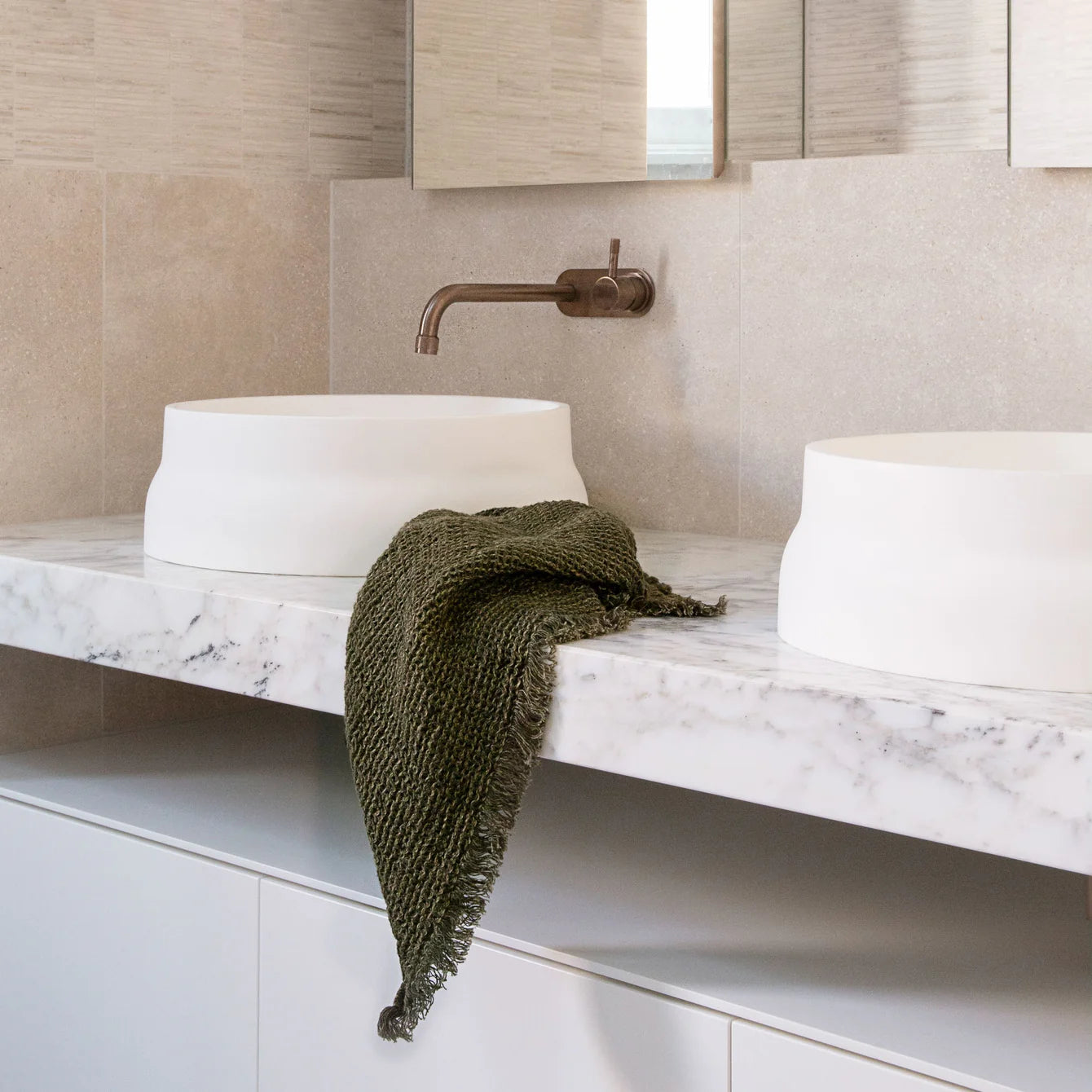 Flocca Waffle Linen Hand Towel - Armee