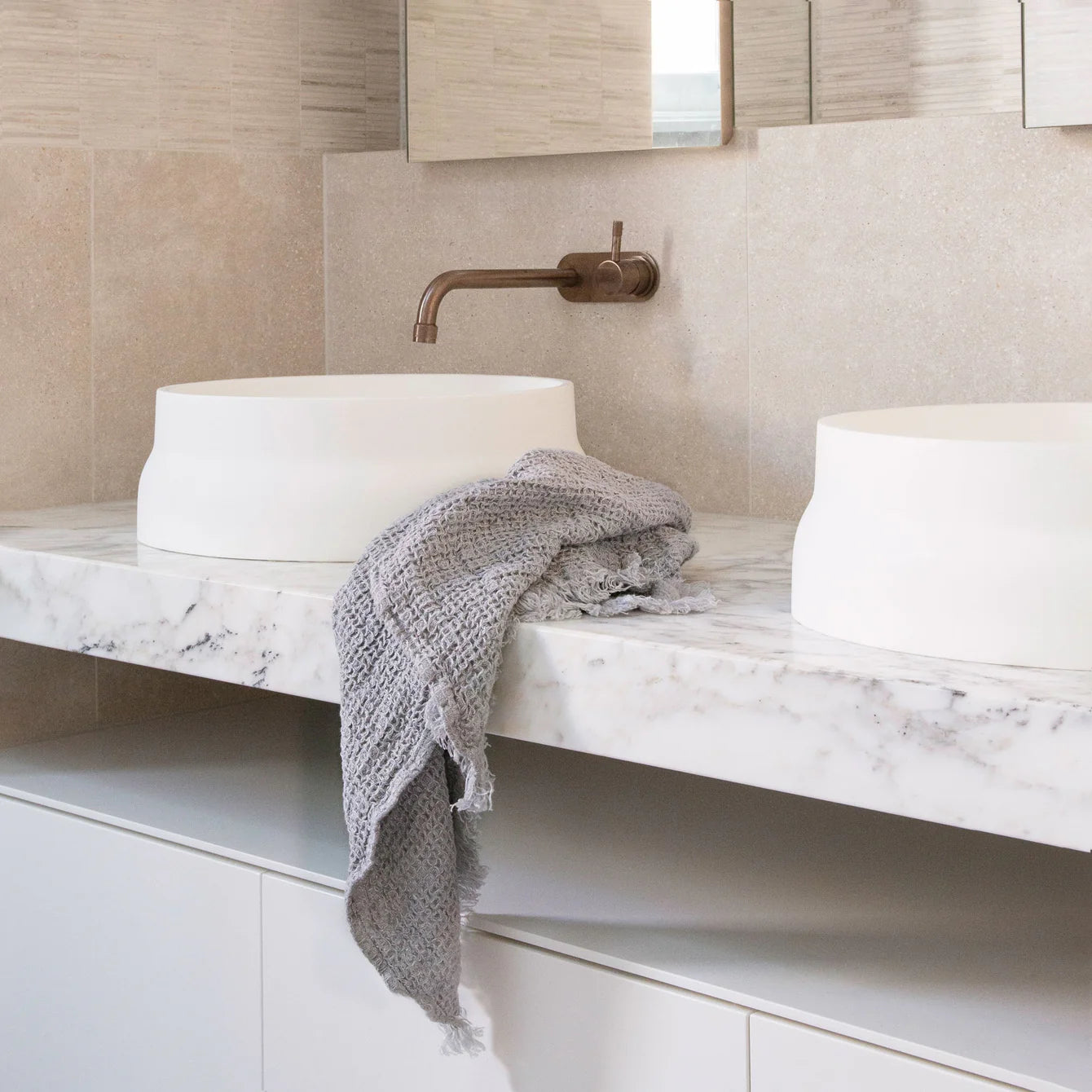 Flocca Waffle Linen Hand Towel - Fog