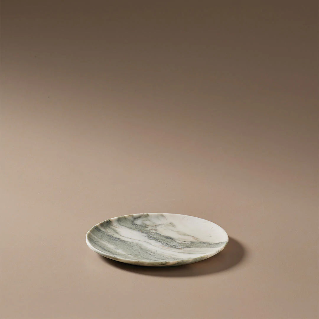 Lady Onyx Plate - Medium