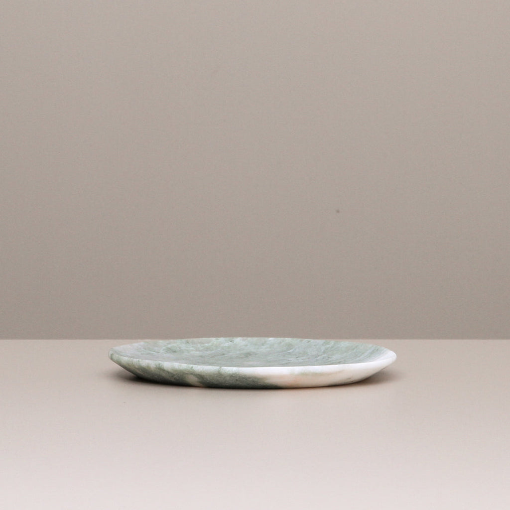 Lady Onyx Plate - Medium