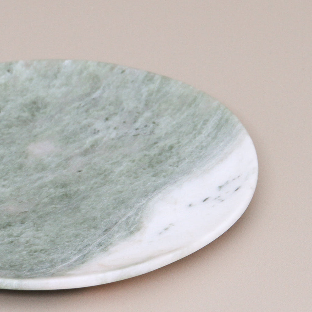 Lady Onyx Plate - Medium