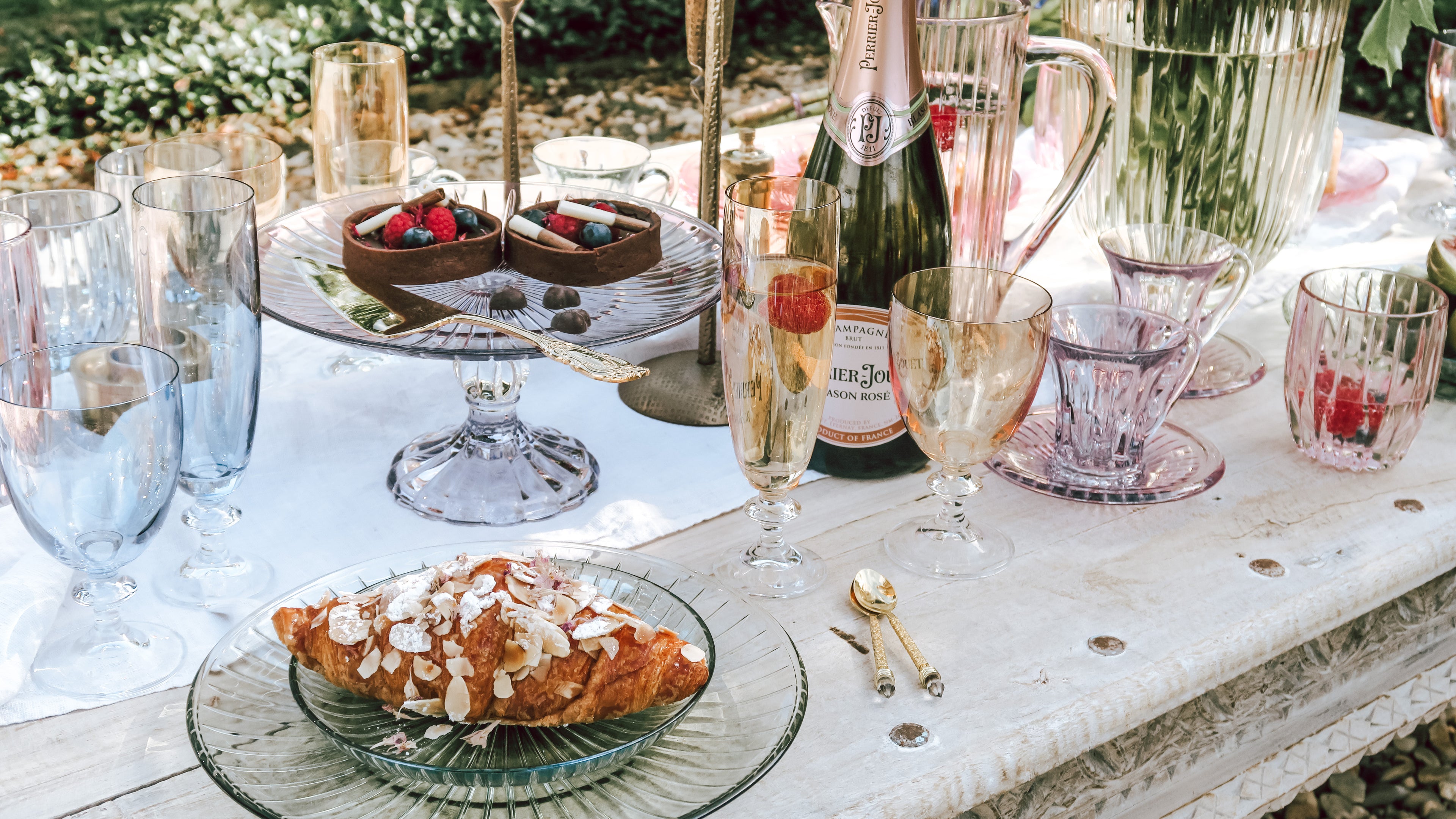 Ambra Set Of Two Rosy Wine Glass