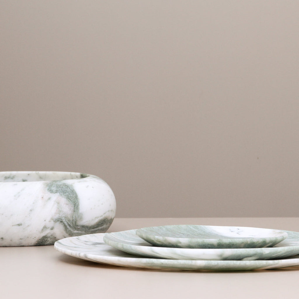 Lady Onyx Plate - Medium