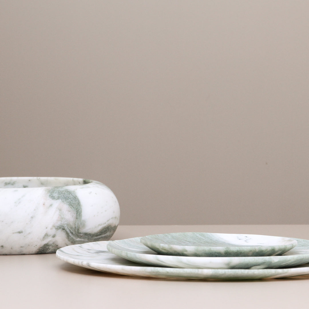 Lady Onyx Plate - Medium