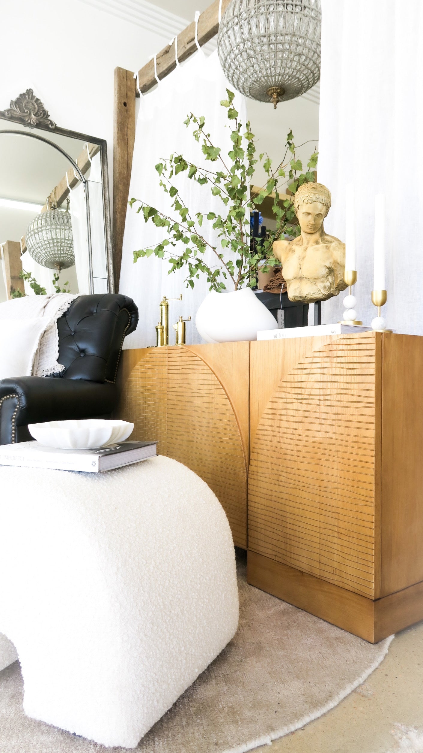 Valerio Bust Decor On Stand