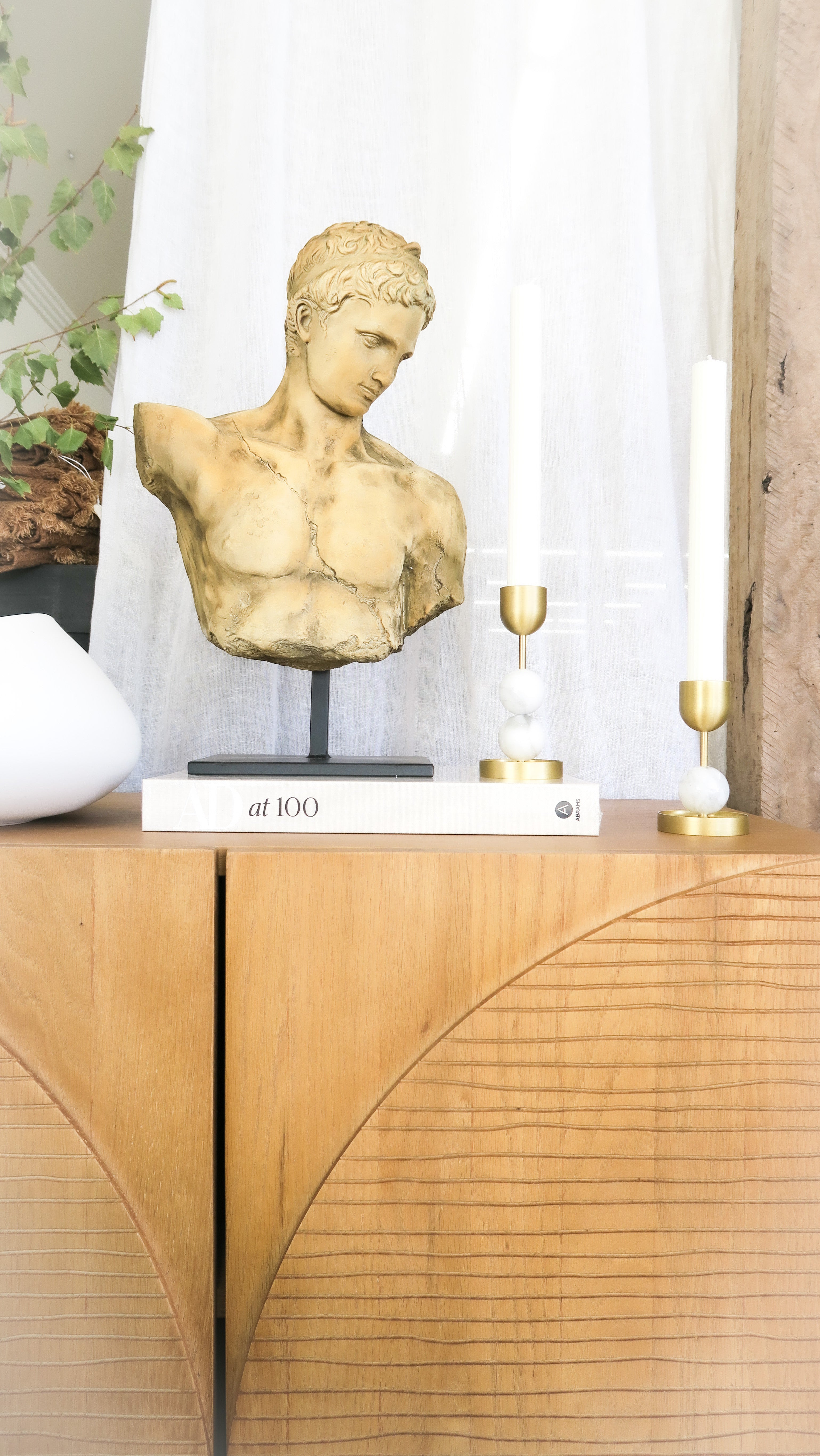 Valerio Bust Decor On Stand