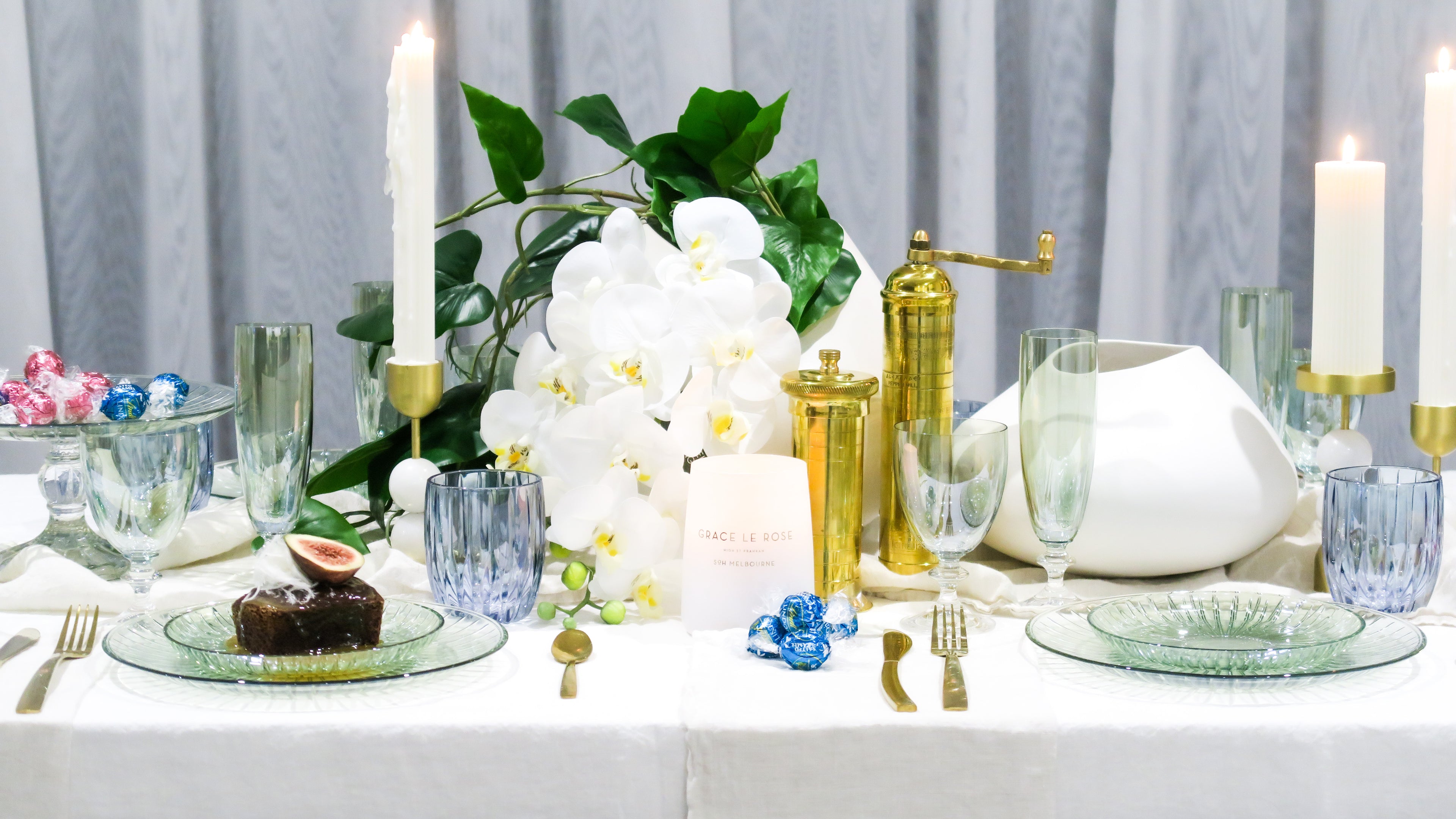 Green Set Of Two Rosy Wine Glass