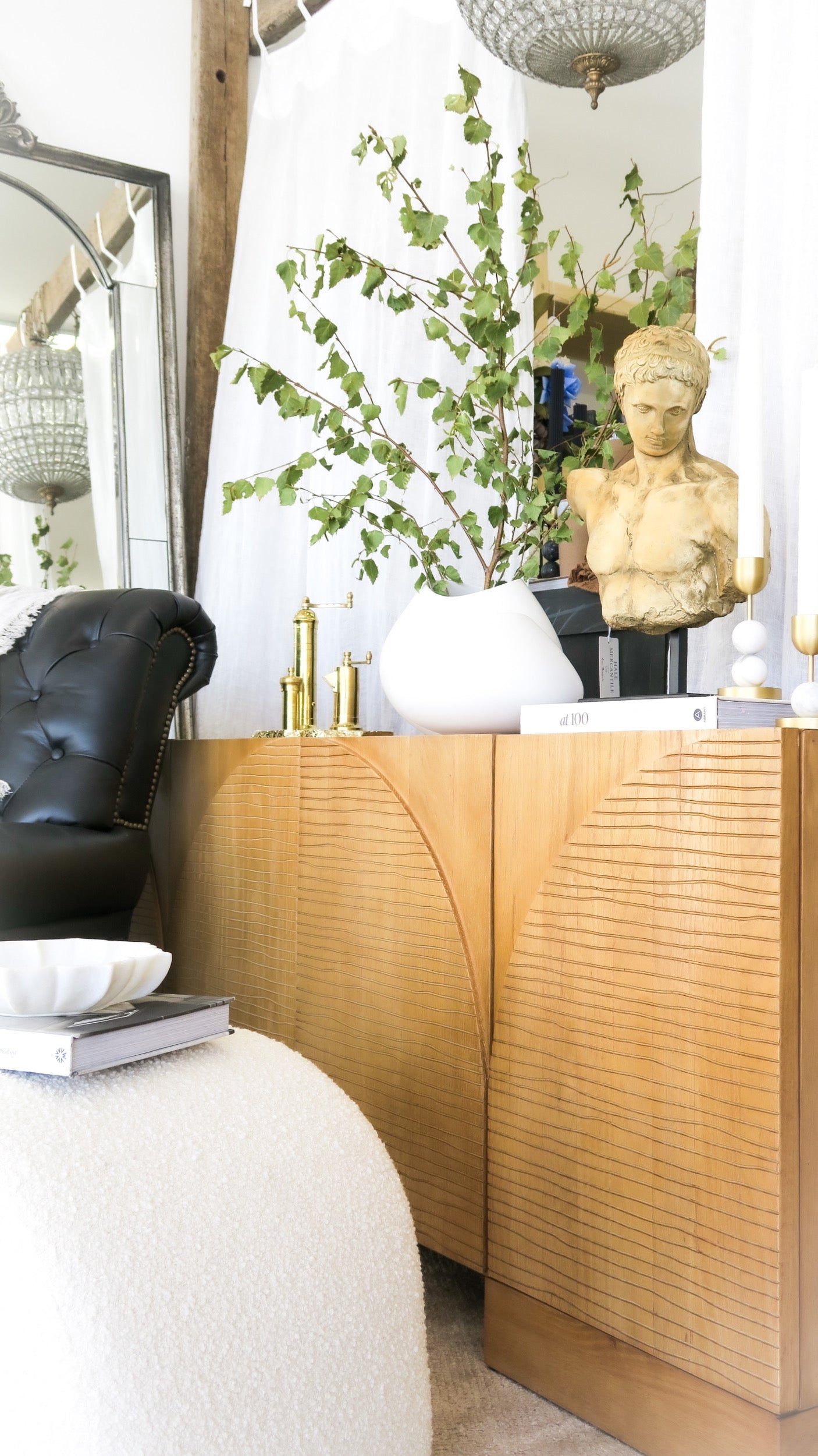 Valerio Bust Decor On Stand